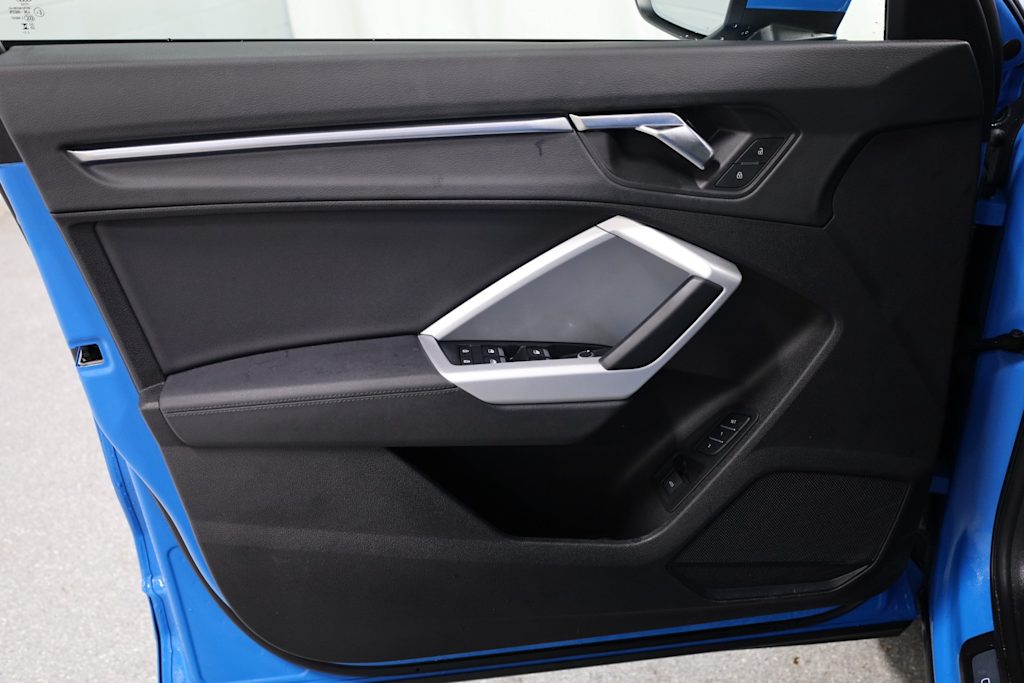 Thumbnail: 2023 Audi Q3 - 26