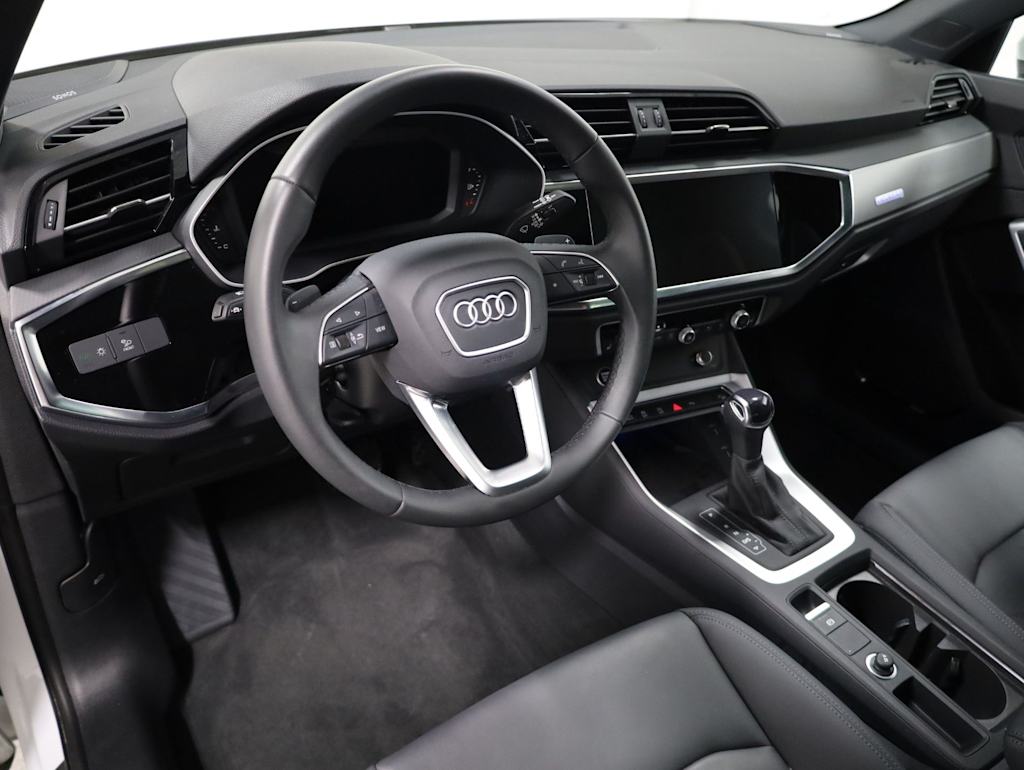 Thumbnail: 2025 Audi Q3 - 2