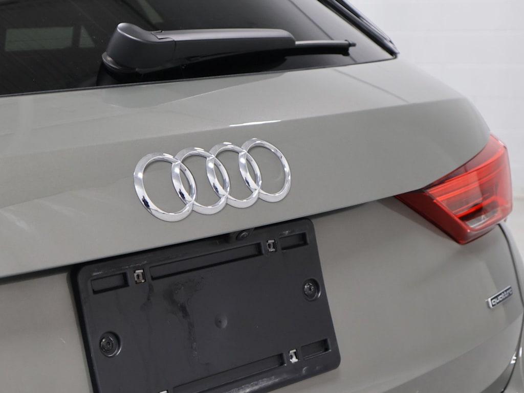 Thumbnail: 2023 Audi Q3 - 7