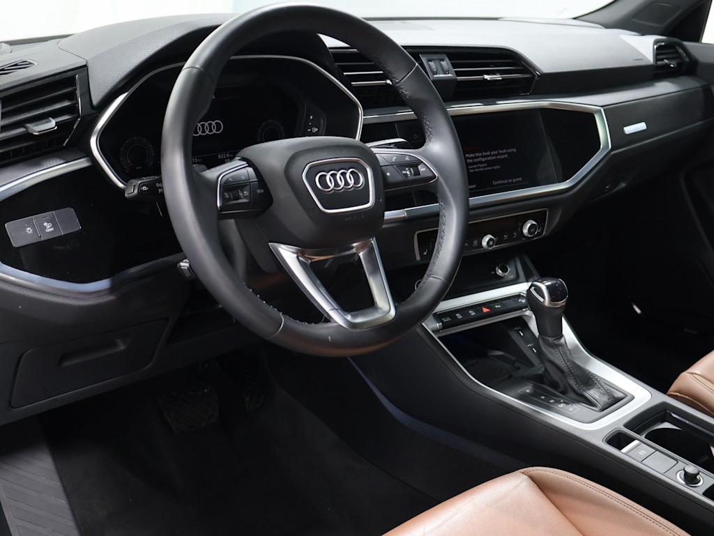 Thumbnail: 2023 Audi Q3 - 2