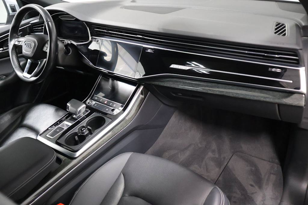 Thumbnail: 2021 Audi Q8 - 10