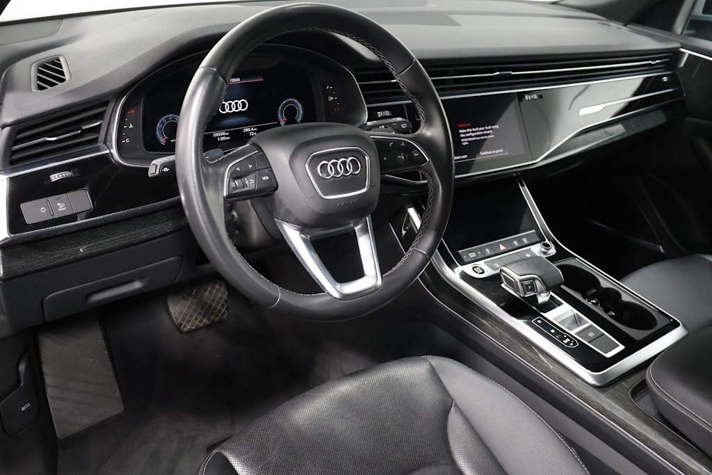 Thumbnail: 2021 Audi Q8 - 2