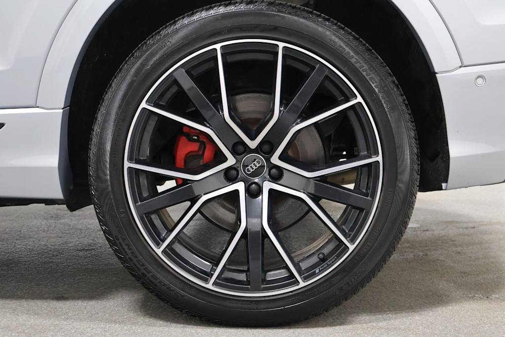 Thumbnail: 2021 Audi Q8 - 36