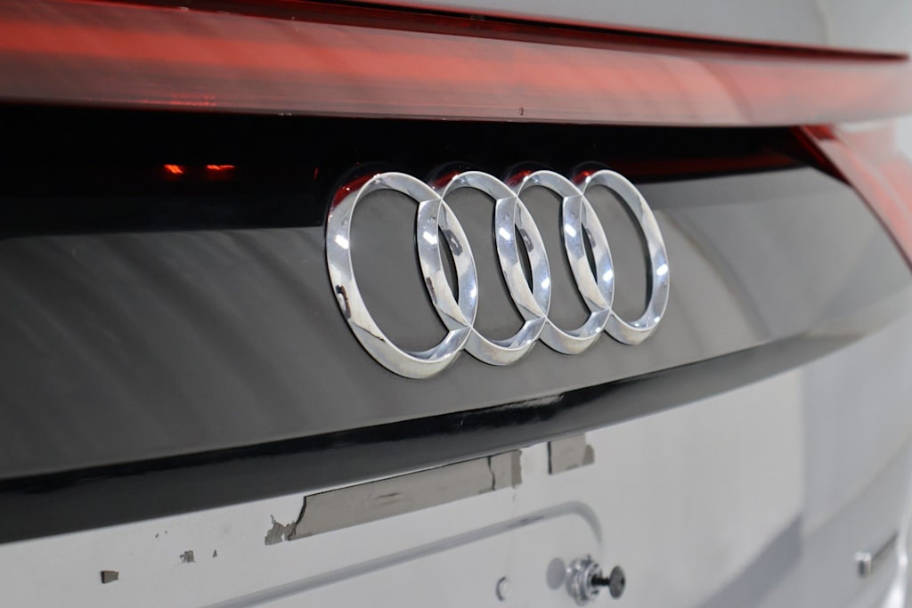 Thumbnail: 2021 Audi Q8 - 7
