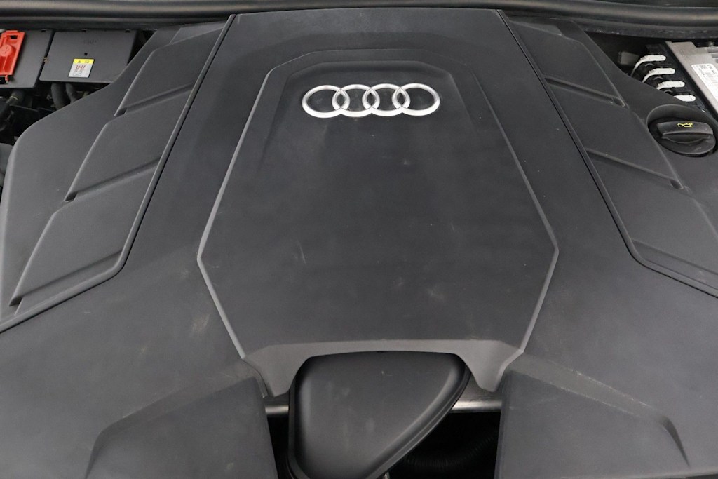 Thumbnail: 2021 Audi Q8 - 38