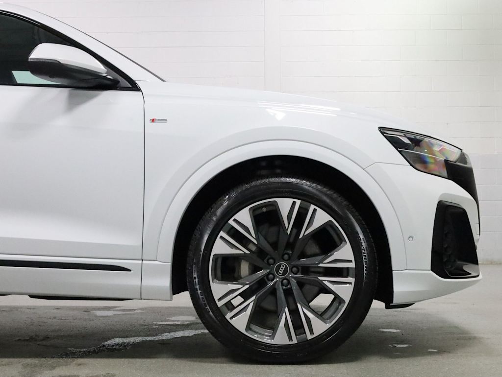 Thumbnail: 2026 Audi Q8 - 8