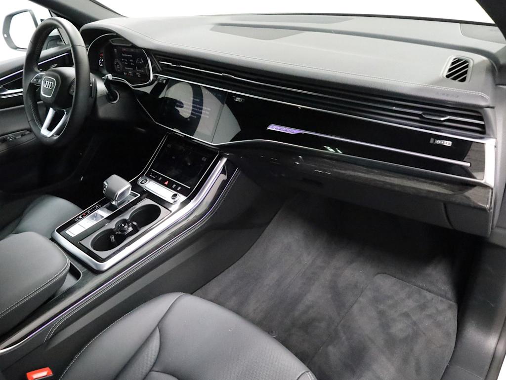 Thumbnail: 2026 Audi Q8 - 10