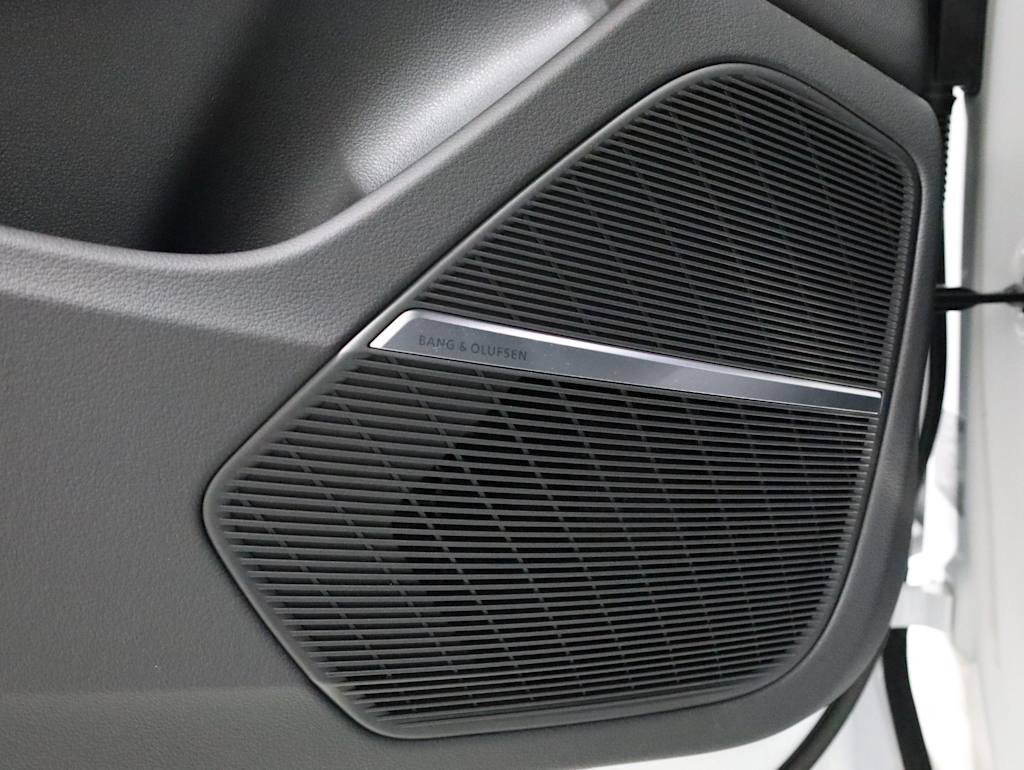 Thumbnail: 2026 Audi Q8 - 28