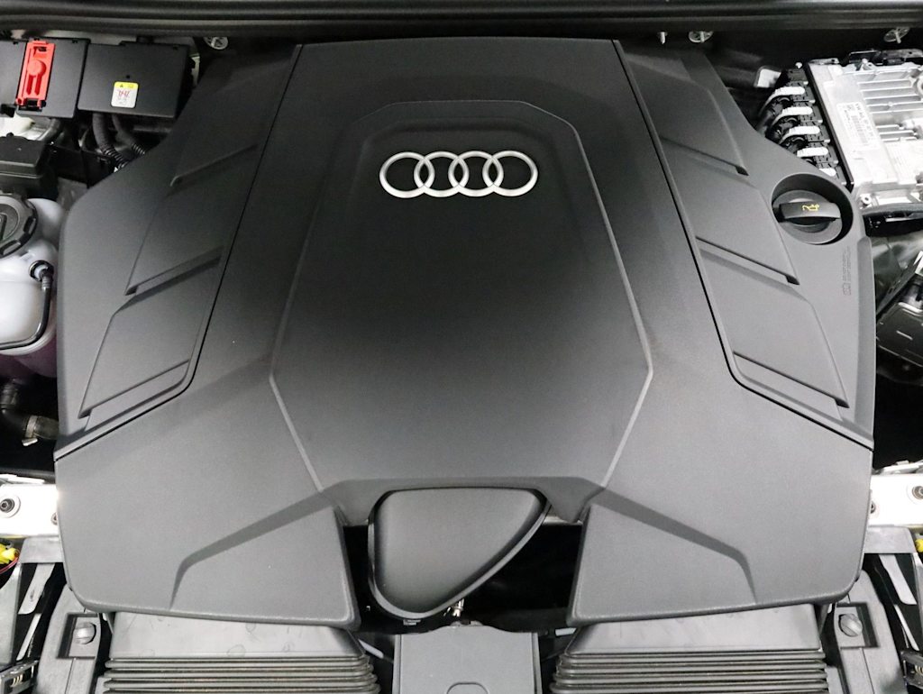 Thumbnail: 2026 Audi Q8 - 9