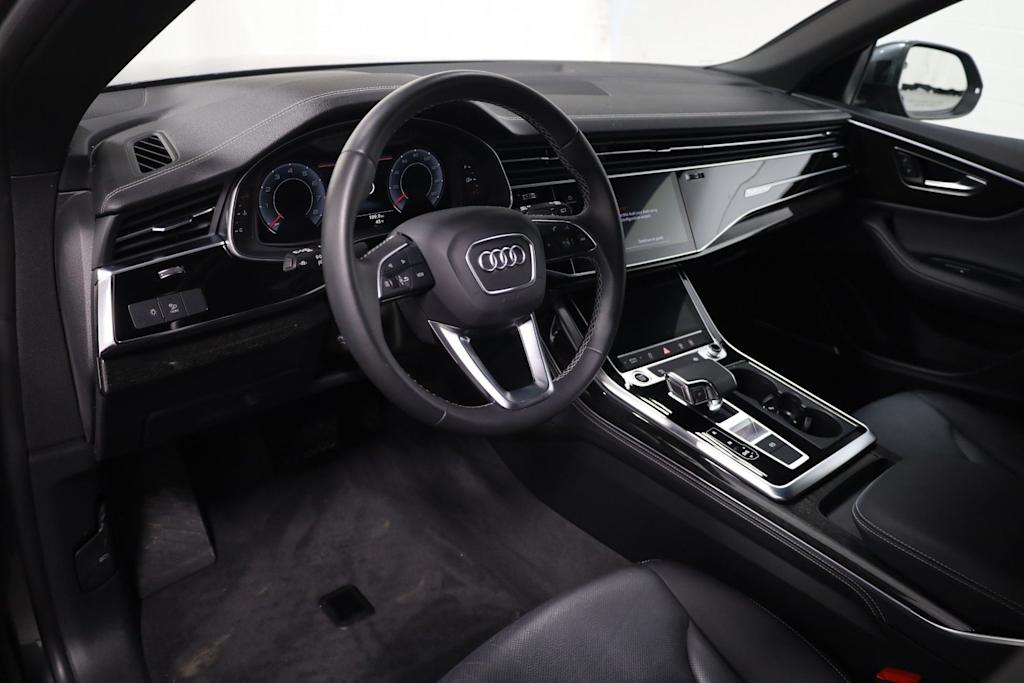 Thumbnail: 2023 Audi Q8 - 2