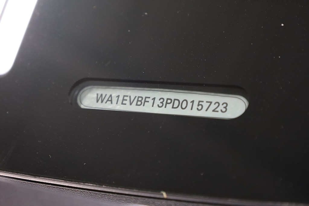 Thumbnail: 2023 Audi Q8 - 21