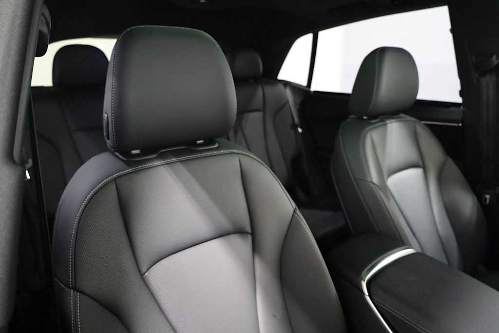 Thumbnail: 2023 Audi Q8 - 30