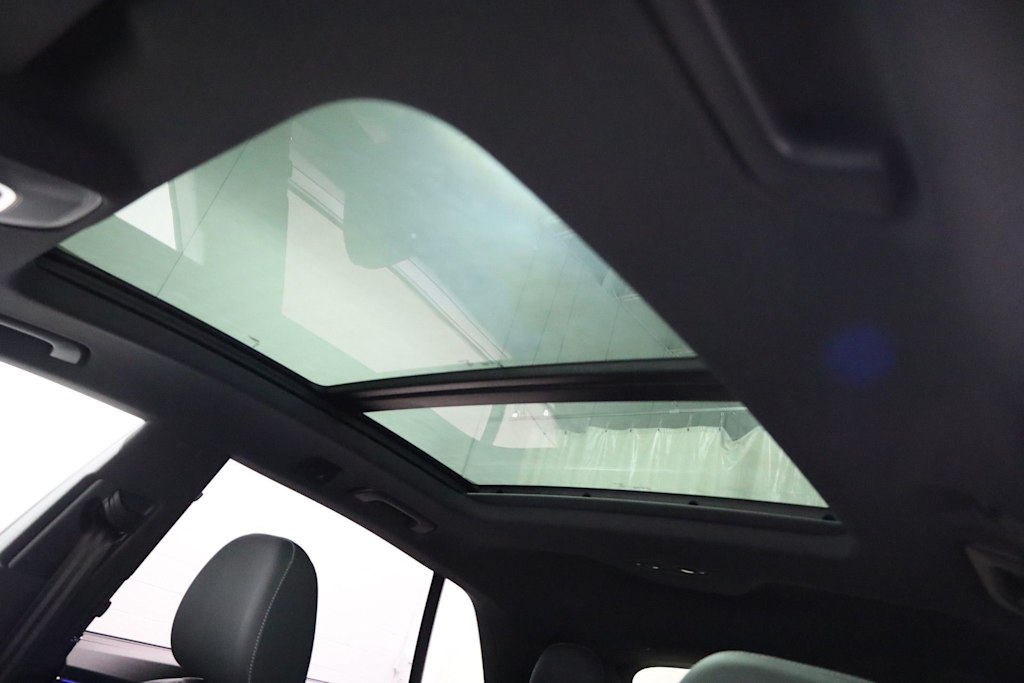 Thumbnail: 2023 Audi Q8 - 29