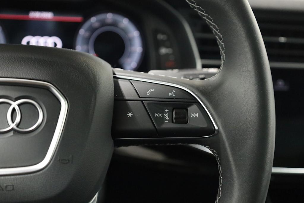 Thumbnail: 2023 Audi Q8 - 32