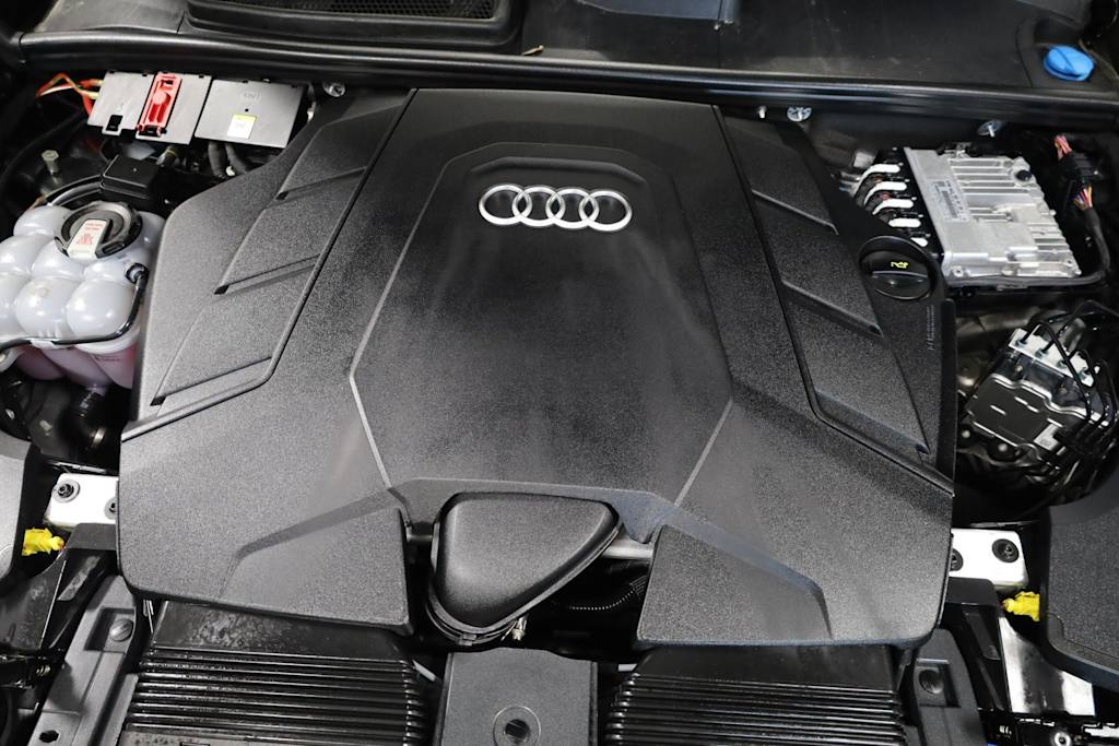 Thumbnail: 2023 Audi Q8 - 9