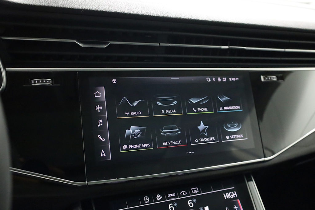 Thumbnail: 2023 Audi Q8 - 16