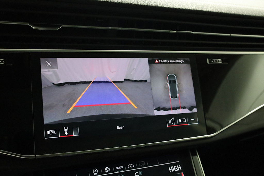 Thumbnail: 2023 Audi Q8 - 37