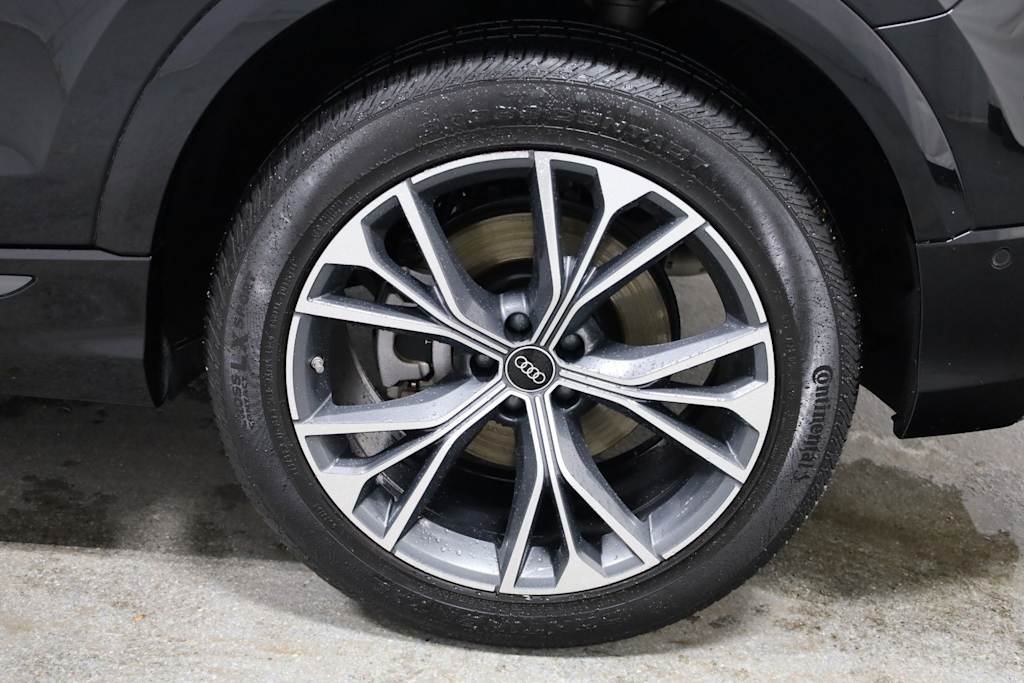 Thumbnail: 2023 Audi Q8 - 41