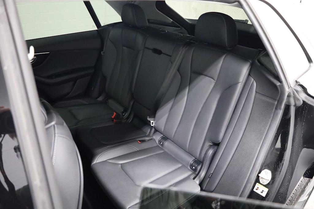 Thumbnail: 2023 Audi Q8 - 13