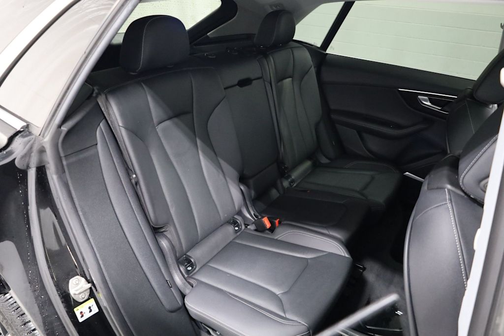 Thumbnail: 2023 Audi Q8 - 39