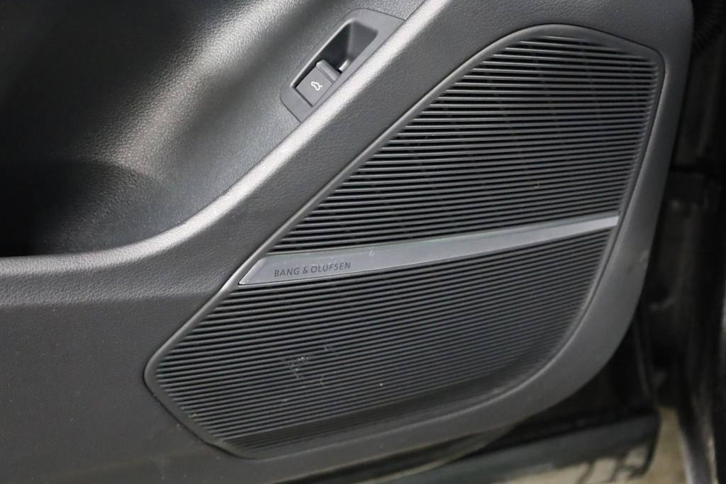 Thumbnail: 2023 Audi Q8 - 28