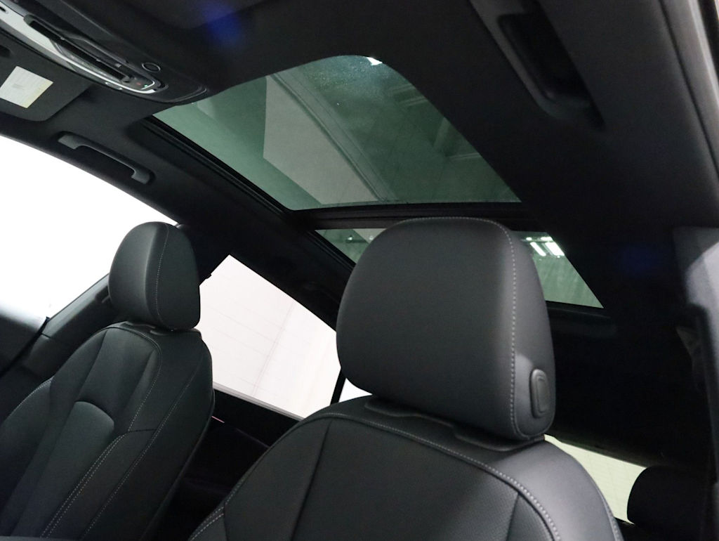 Thumbnail: 2026 Audi Q8 - 28