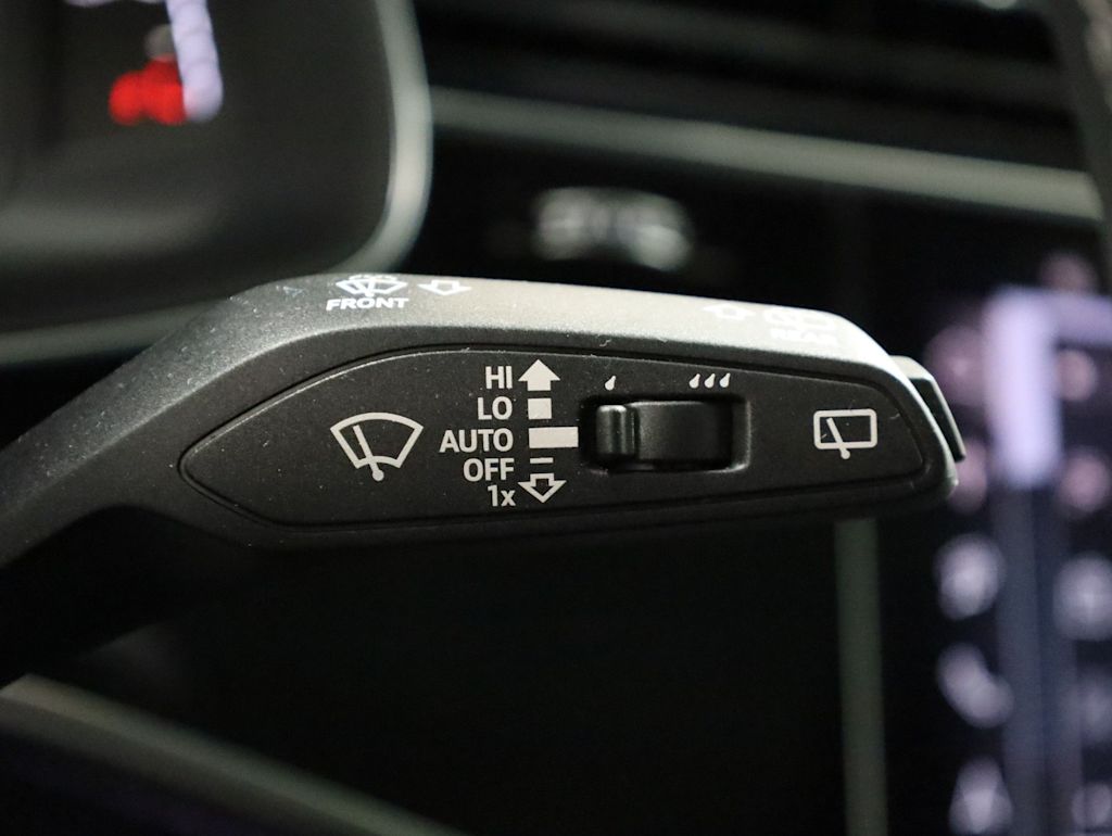 Thumbnail: 2026 Audi Q8 - 33