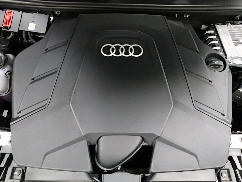Thumbnail: 2026 Audi Q8 - 9