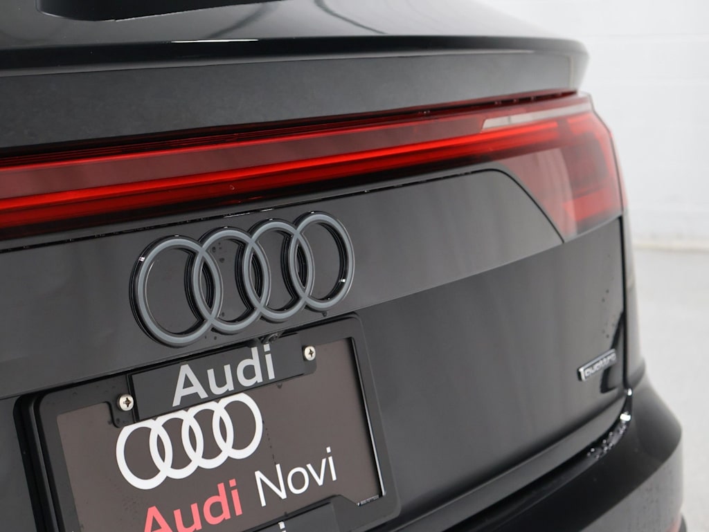 Thumbnail: 2026 Audi Q8 - 7