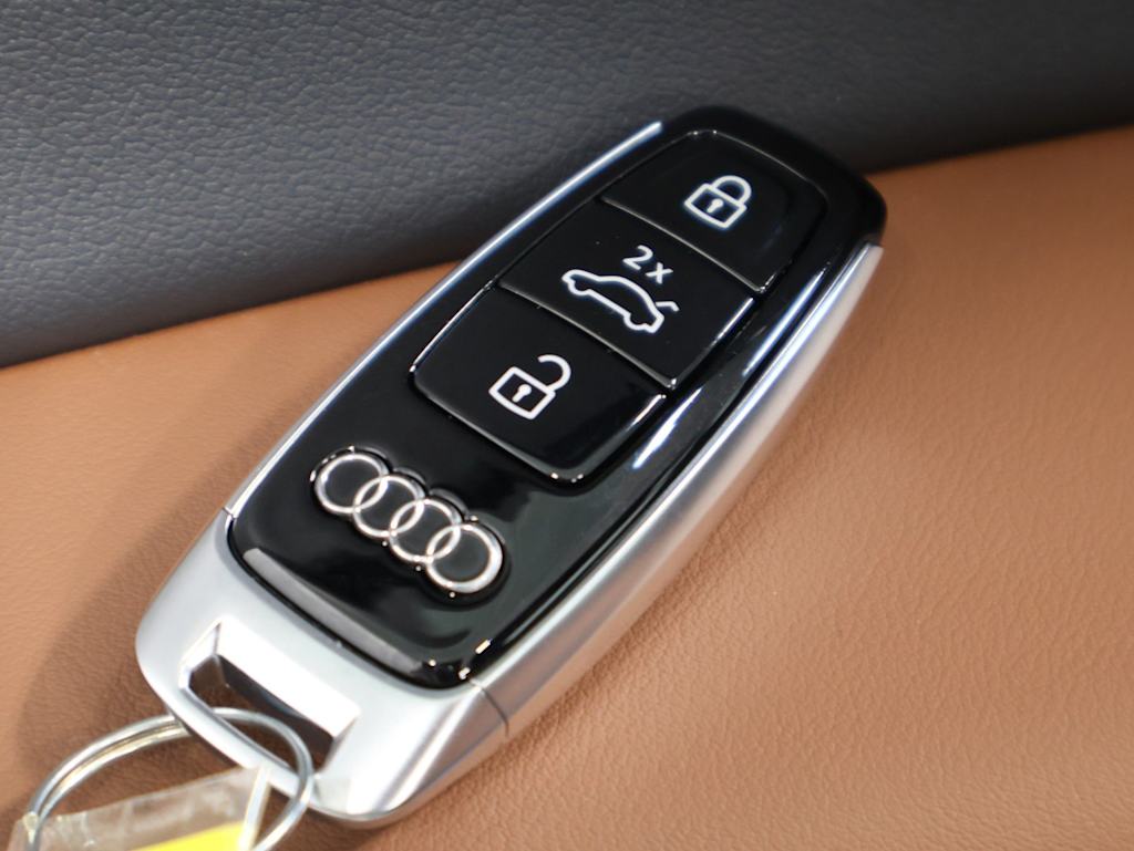 Thumbnail: 2026 Audi Q8 - 42