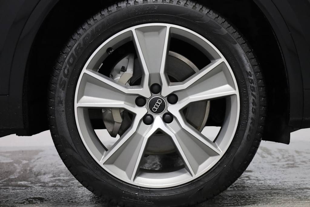 Thumbnail: 2025 Audi Q5 - 25