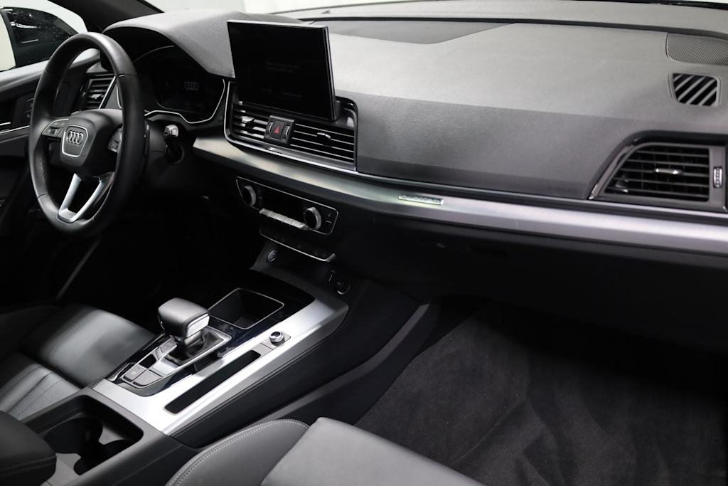 Thumbnail: 2025 Audi Q5 - 10