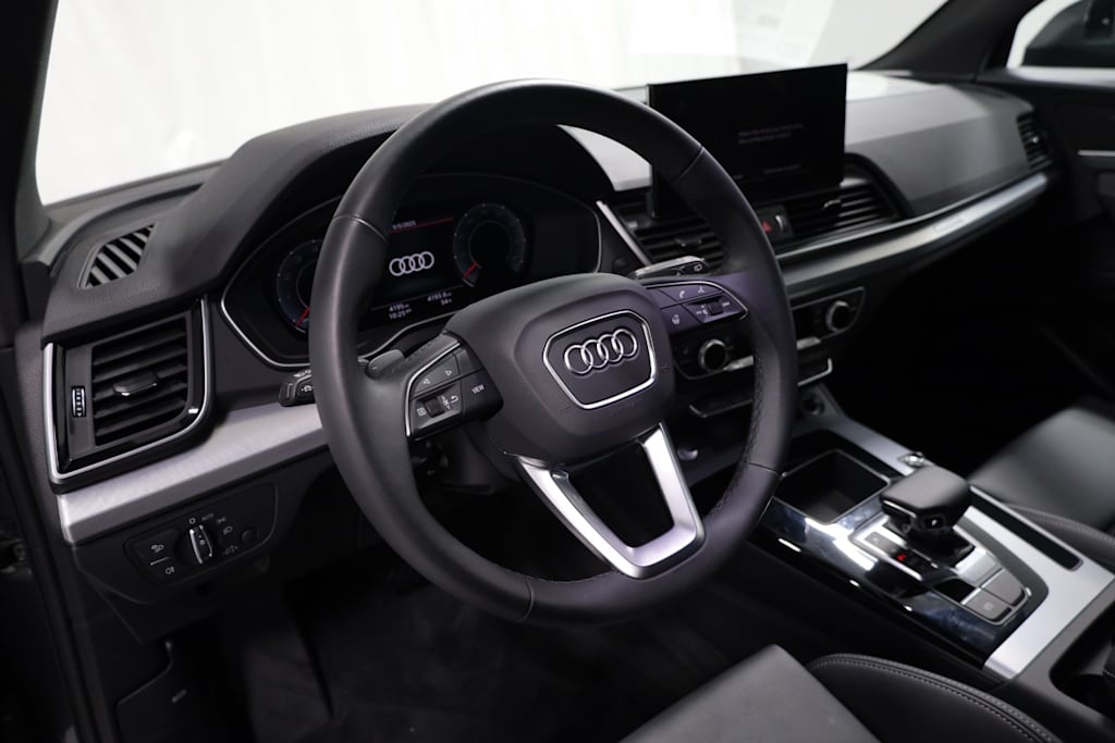 2025 Audi Q5 e Premium 2