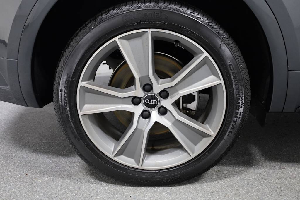 2025 Audi Q5 e Premium 37