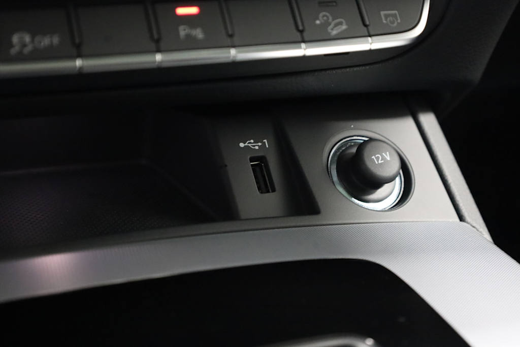 2025 Audi Q5 e Premium 35
