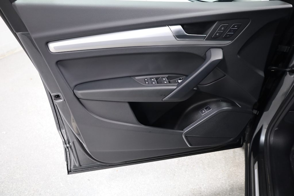 2025 Audi Q5 e Premium 26