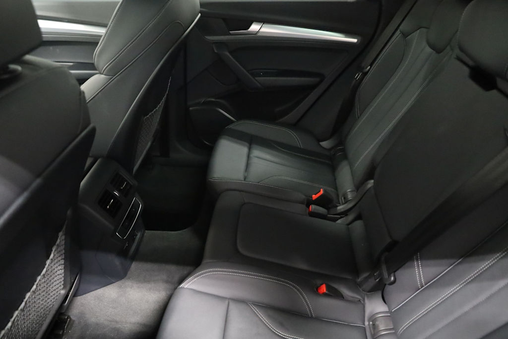 Thumbnail: 2025 Audi Q5 - 12