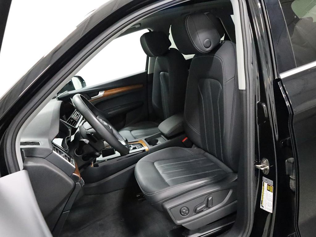 Thumbnail: 2023 Audi Q5 - 11