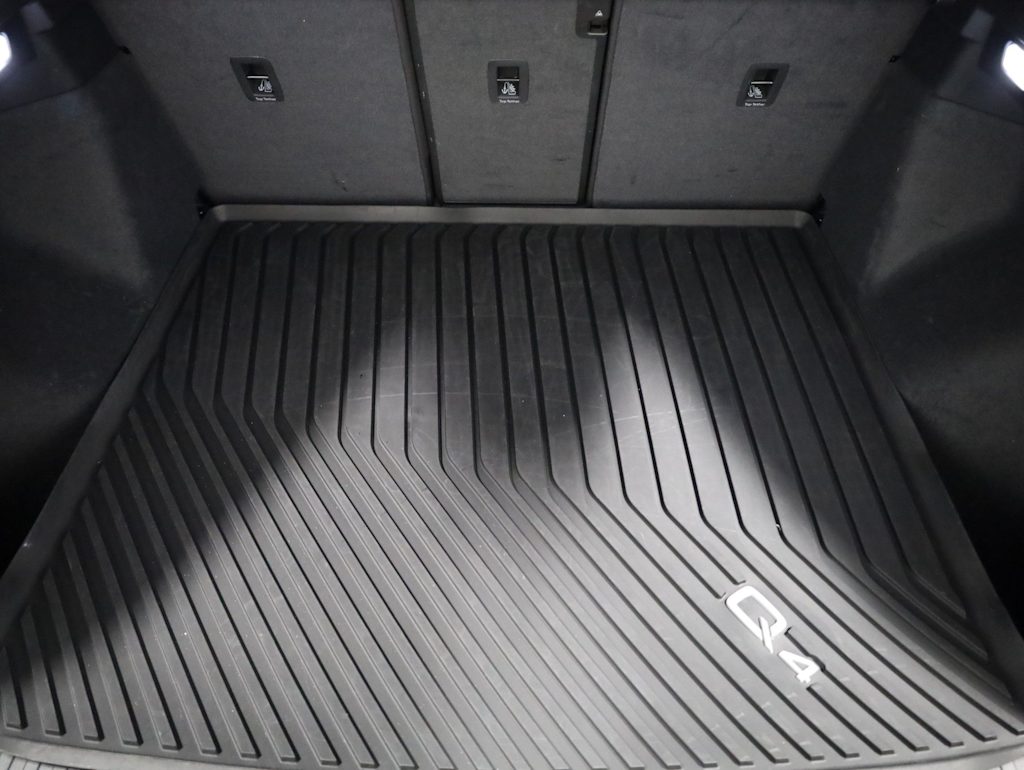 Thumbnail: 2023 Audi Q4 e-tron - 18
