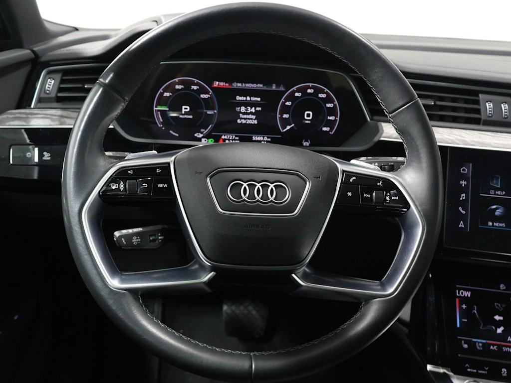 Thumbnail: 2023 Audi e-tron - 14