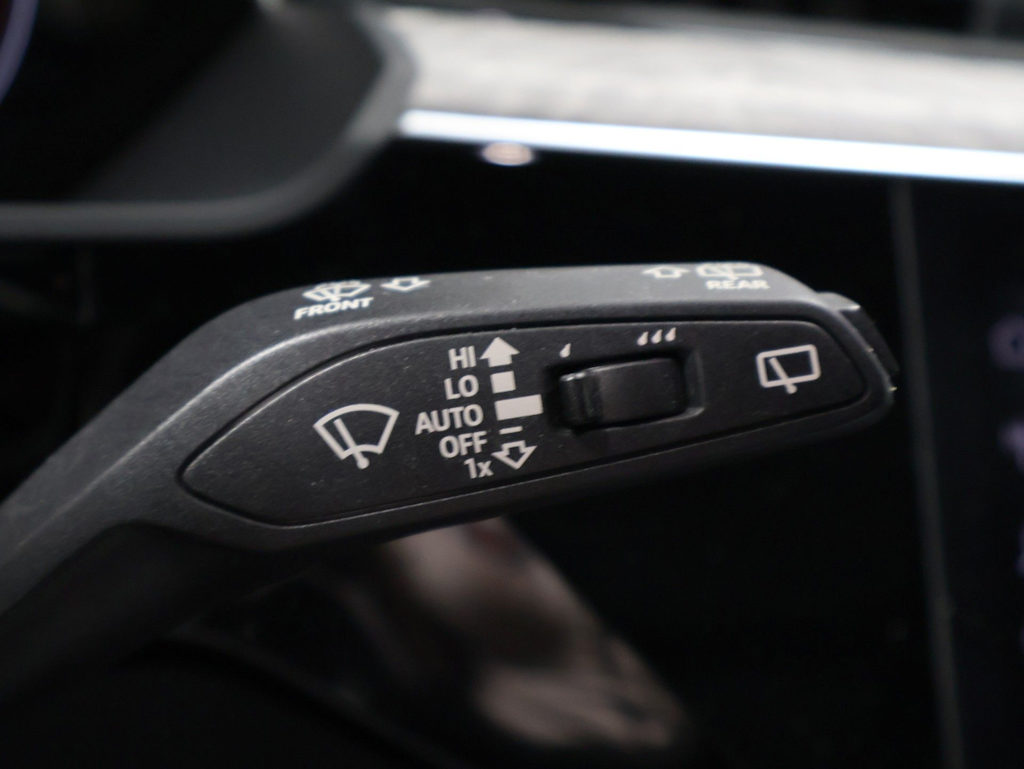 Thumbnail: 2023 Audi e-tron - 34