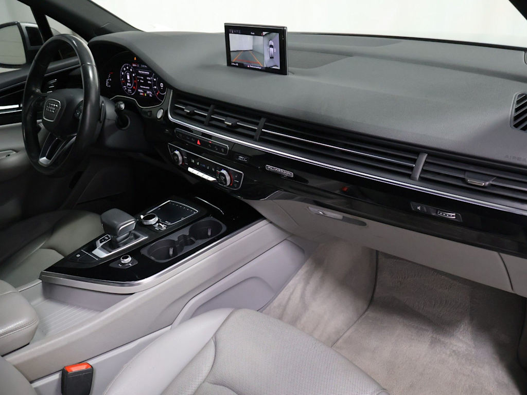 Thumbnail: 2017 Audi Q7 - 10