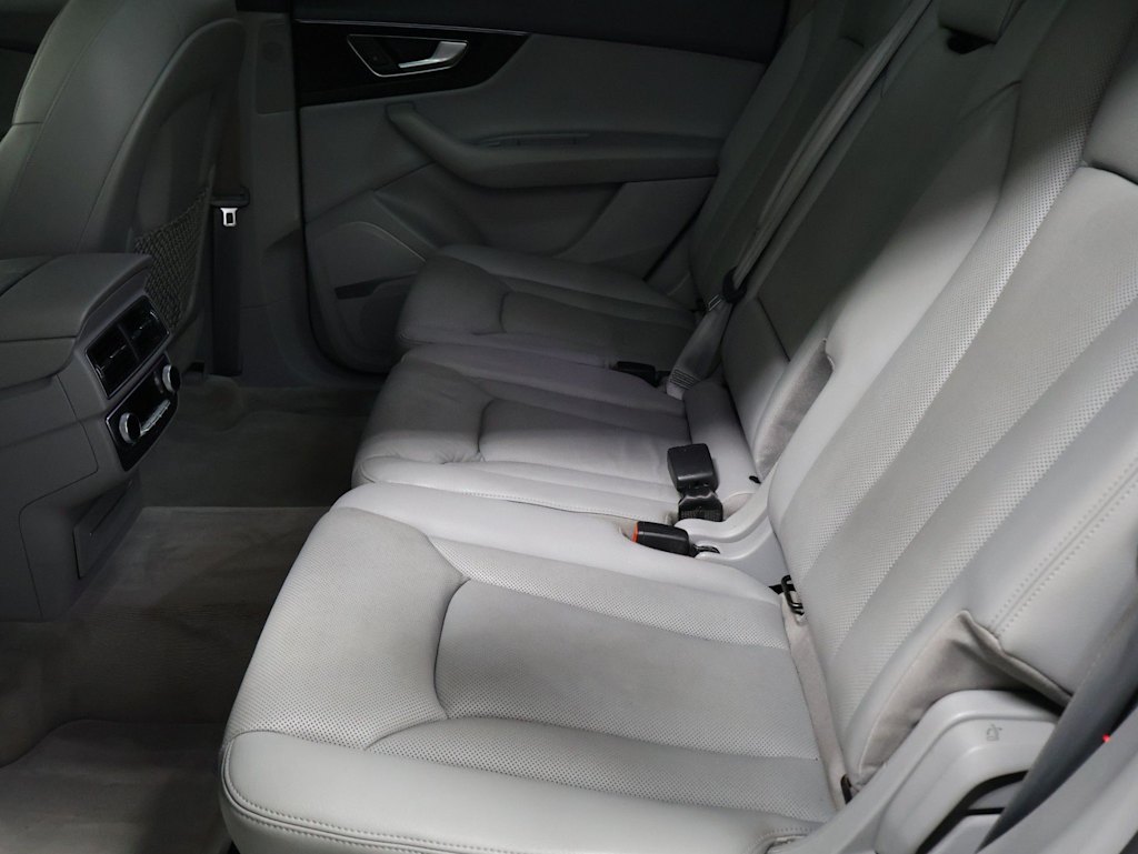 Thumbnail: 2017 Audi Q7 - 13