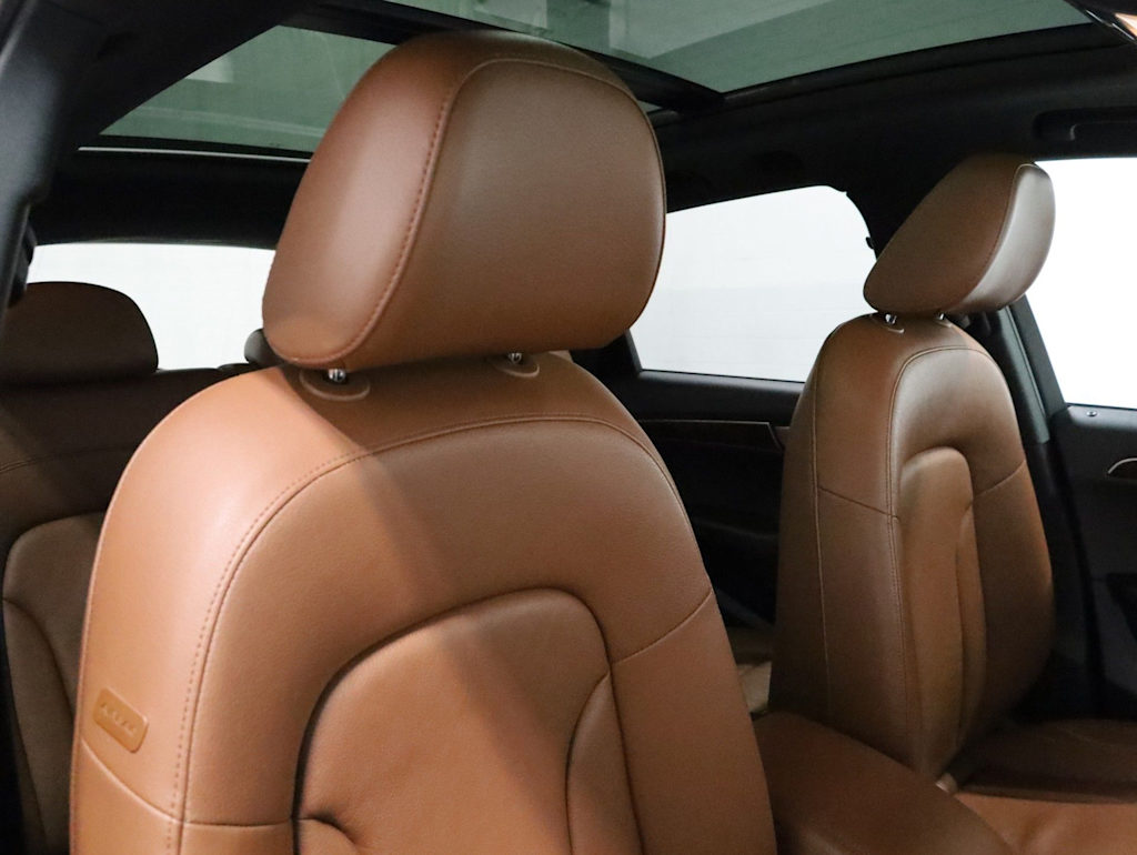 Thumbnail: 2012 Audi Q5 - 30