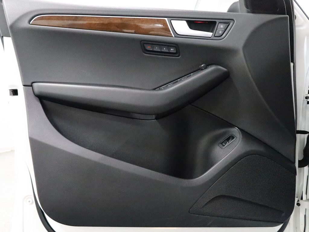 Thumbnail: 2012 Audi Q5 - 26