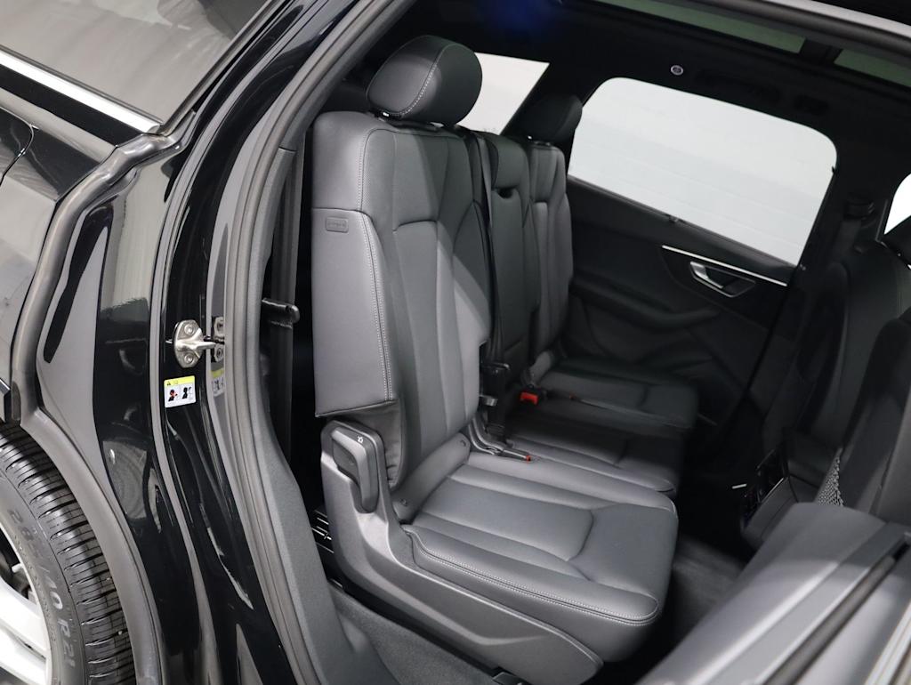 Thumbnail: 2025 Audi Q7 - 37