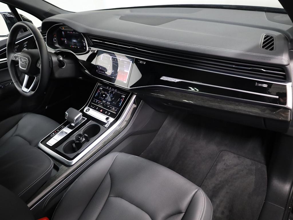 Thumbnail: 2025 Audi Q7 - 10