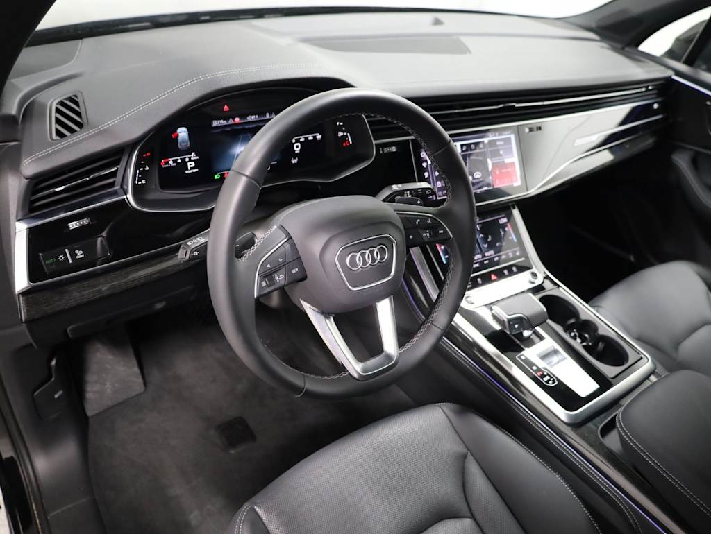 Thumbnail: 2025 Audi Q7 - 2