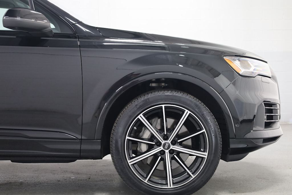 Thumbnail: 2023 Audi Q7 - 8