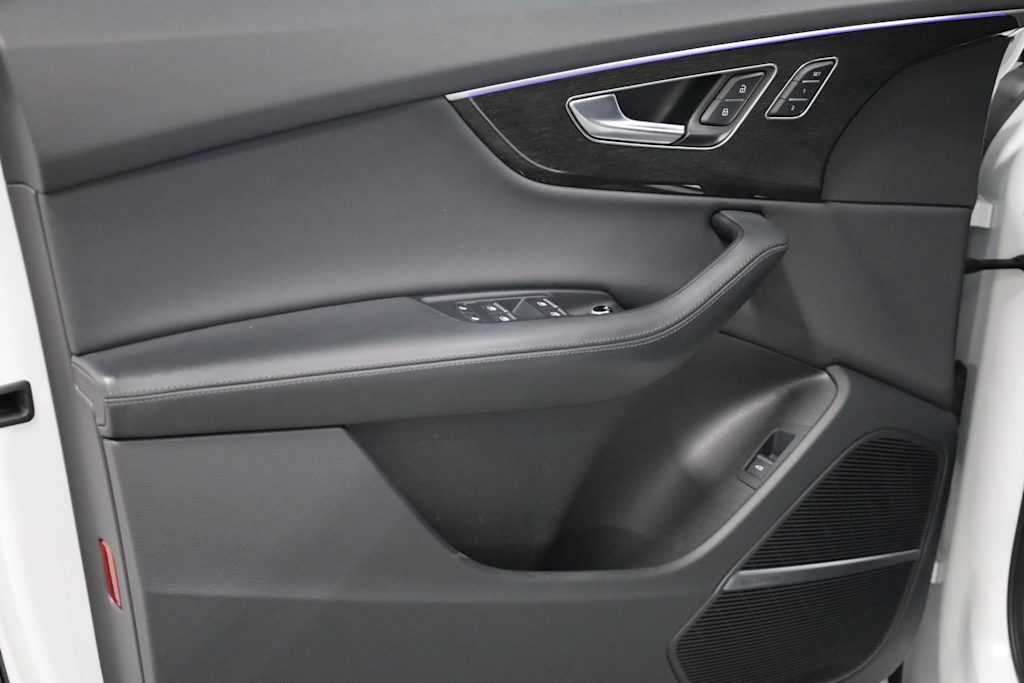 Thumbnail: 2022 Audi Q7 - 28